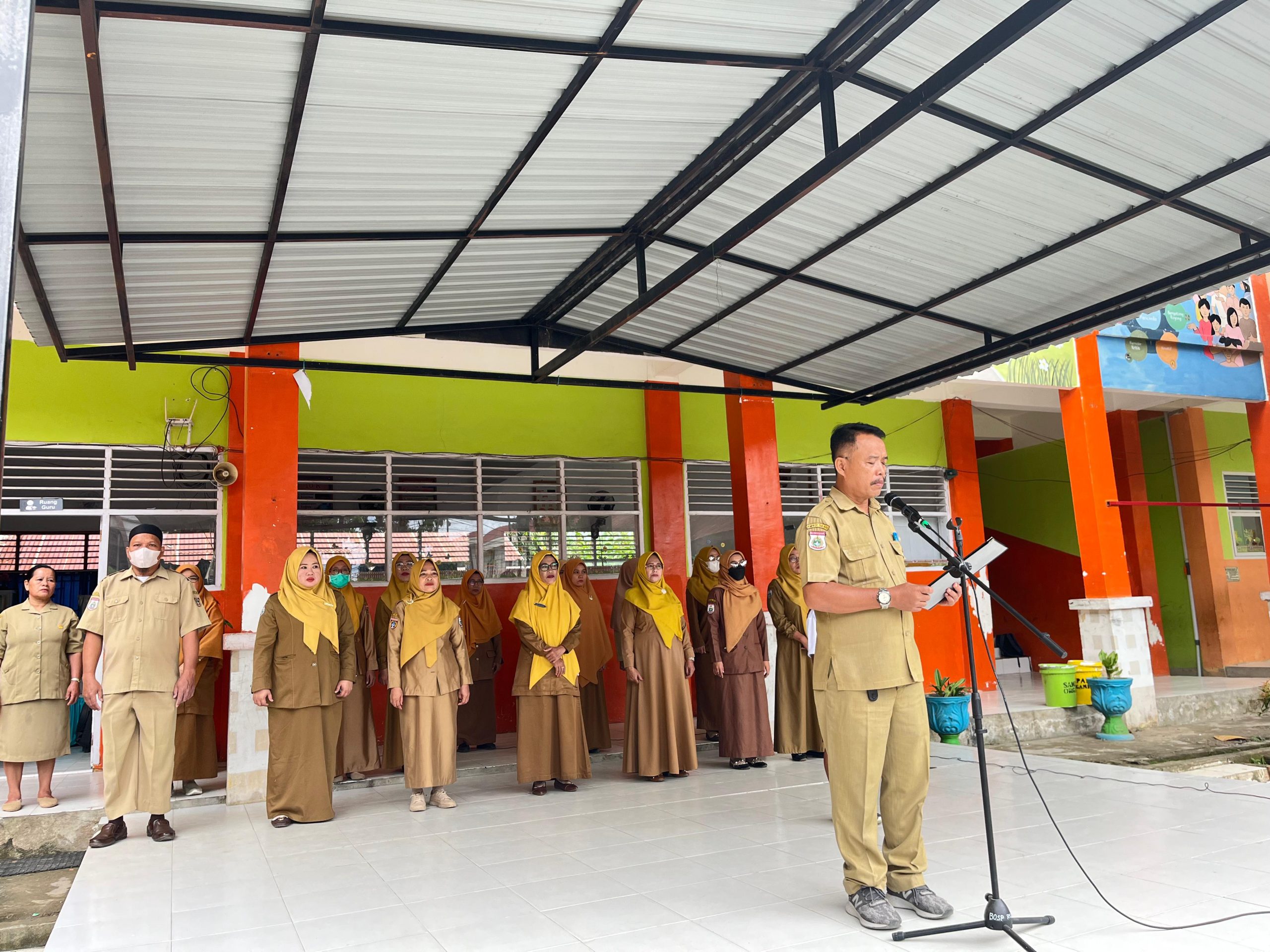 Pembacaan Teks Pancasila Oleh Pembina Upacara